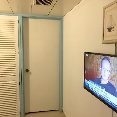 With 2 Bedrooms In Praia Da Rocha With Furnished Terrace And Wifi 100 M From The Beach Lägenhet *