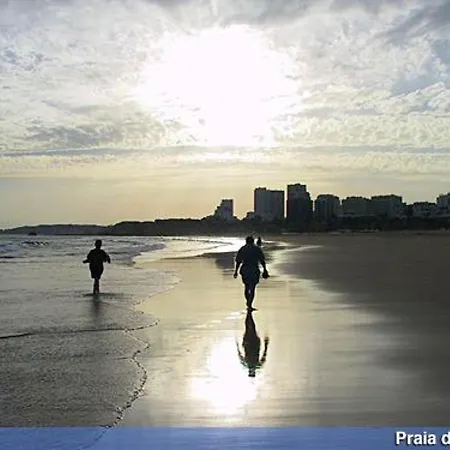 Lägenhet With 2 Bedrooms In Praia Da Rocha With Furnished Terrace And Wifi 100 M From The Beach Portimão