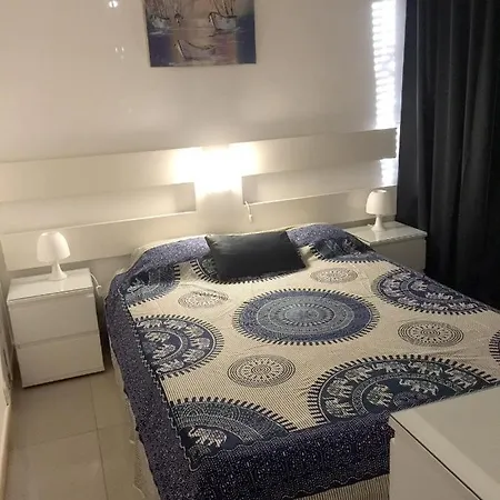 With 2 Bedrooms In Praia Da Rocha With Furnished Terrace And Wifi 100 M From The Beach Apartment Portimao