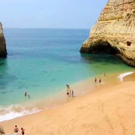 With 2 Bedrooms In Praia Da Rocha With Furnished Terrace And Wifi 100 M From The Beach Apartment *