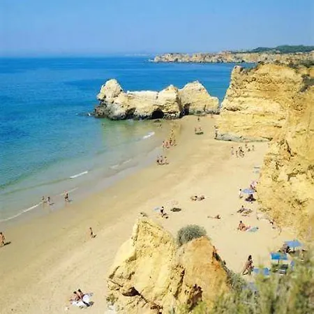 With 2 Bedrooms In Praia Da Rocha With Furnished Terrace And Wifi 100 M From The Beach 公寓 波尔蒂芒